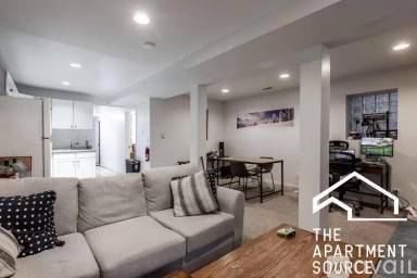 Main picture of 3334 N Sheffield Ave