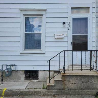 Main picture of 236 Peach St