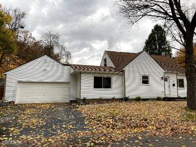 Main picture of 300 Kenwood Ave