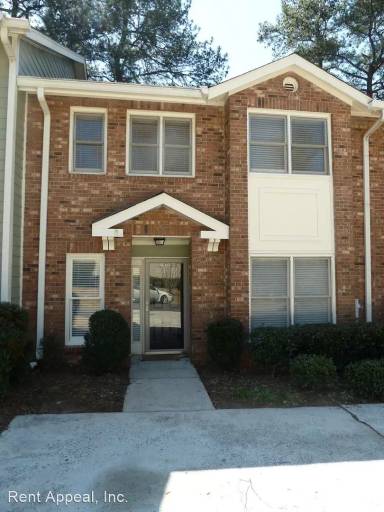 Main picture of 216 Peachtree Hollow Ct
