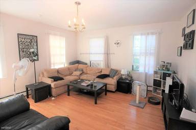 Main picture of 300 Faneuil St
