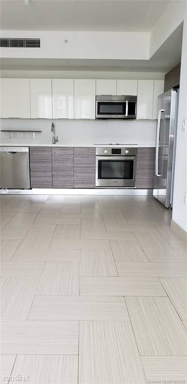Main picture of Brickell Ten