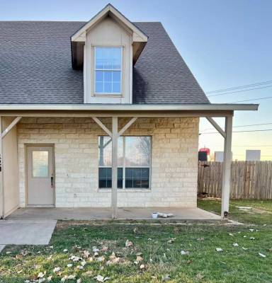 Main picture of 220 Sandstone Dr