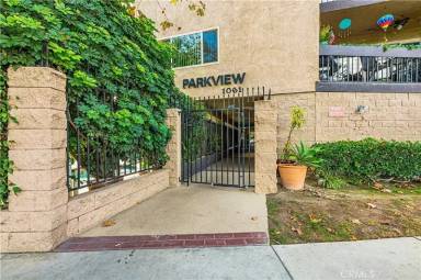 Main picture of 1061 Park Ave