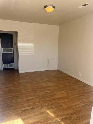 Main picture of 1322 W 17th St