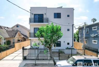 Main picture of 1817 Arapahoe St