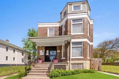 Main picture of 3012 E 80th Pl