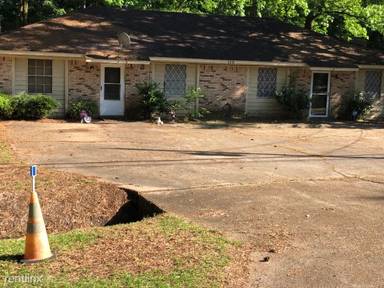 Main picture of 167 McCluer Rd