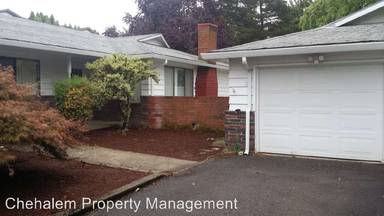 Main picture of 810 N Center St