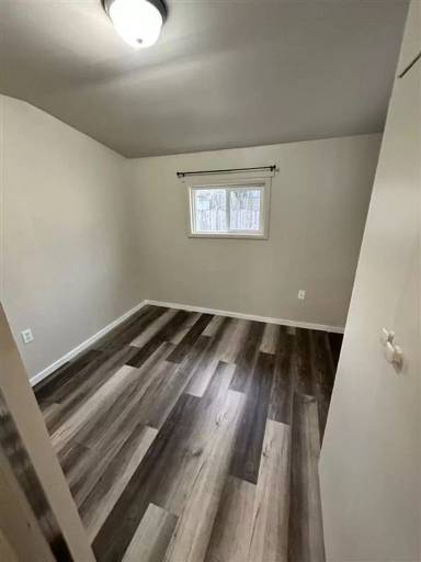 Main picture of 605 E Grover St