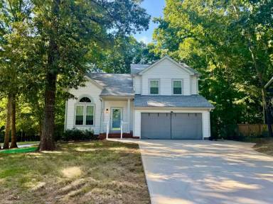Main picture of 216 Norham Dr