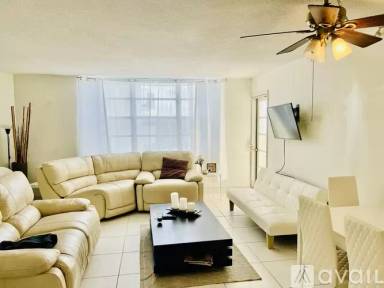 Main picture of Commodore Plaza Condominium