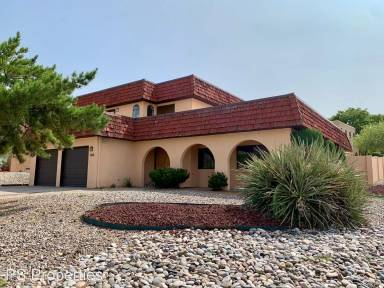 Main picture of 1200 Lawrence Ct NE