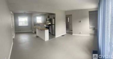 Main picture of 6952 Beechmont Ave