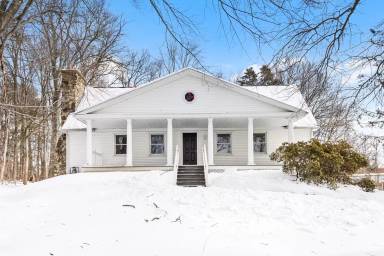 Main picture of 17 N Maple St