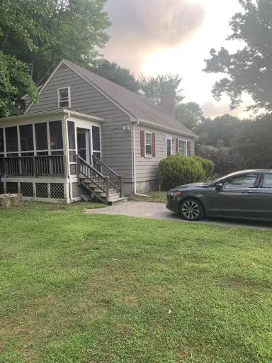 Main picture of 394 Village St