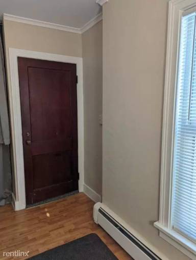 Main picture of 5486 Broadway St