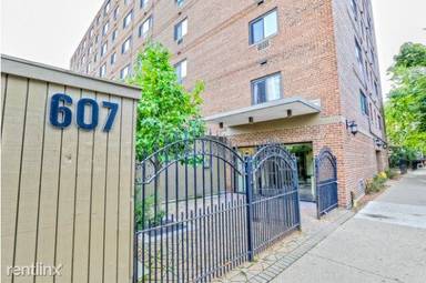 Main picture of 607 W Wrightwood Ave Apartments