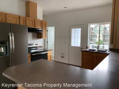 Main picture of 3313 S 45th St