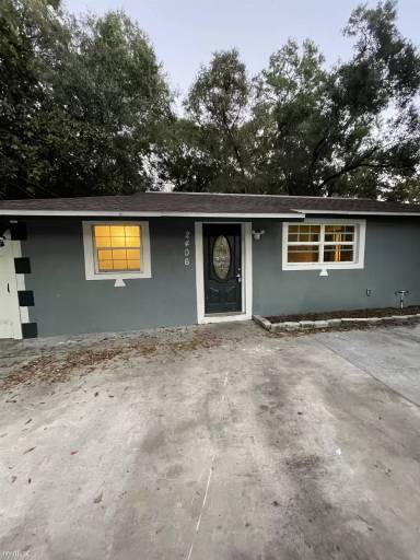 Main picture of 2406 S 69th St
