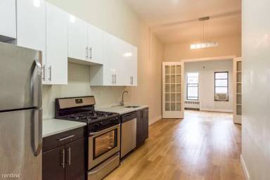 Main picture of 338 Melrose St