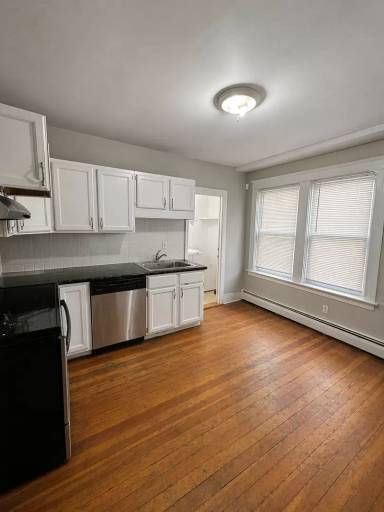 Main picture of 39 Pembroke Ave