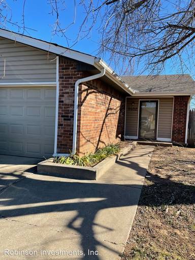 Main picture of 8400 S Camay Ave