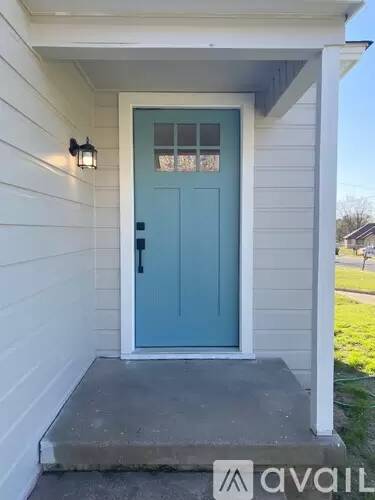 Main picture of 2918 Cushing Dr