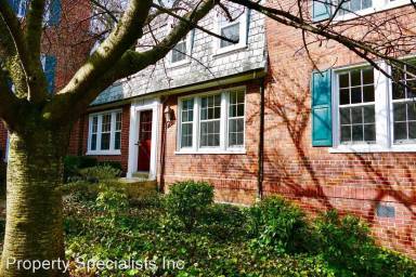 Main picture of 1760 N Rhodes St