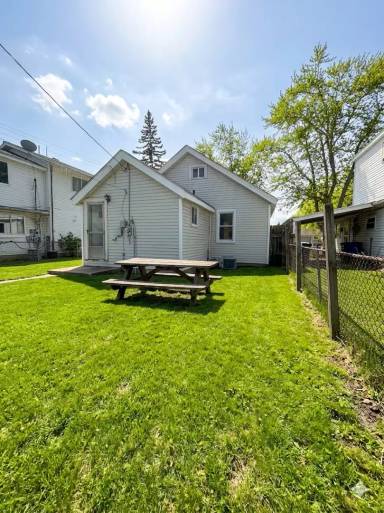 Main picture of 7286 Gilman St