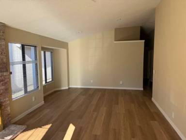Main picture of 579 Eldridge Ave