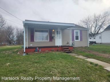 Main picture of 112 E Robb Ave
