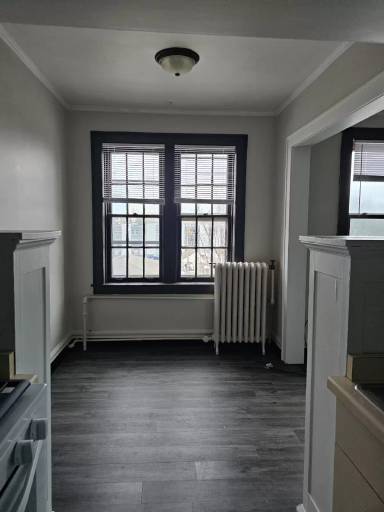 Main picture of 130 Forest Ave