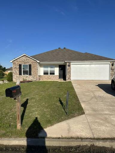 Main picture of 410 Harper Dr