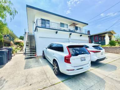 Main picture of 3061 Kansas St