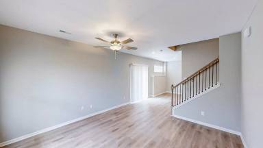 Main picture of 605 Pampas St