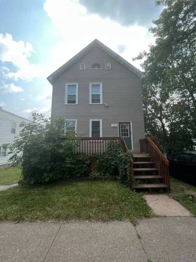 Main picture of 924 E 6th St