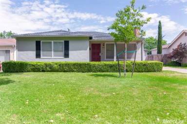 Main picture of 326 Camellia Way