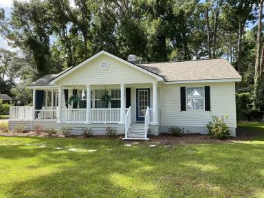 Main picture of 33 Noble Glen Dr