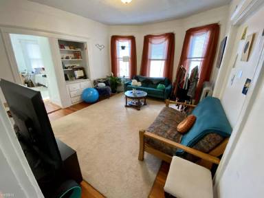 Main picture of 162 Kelton St