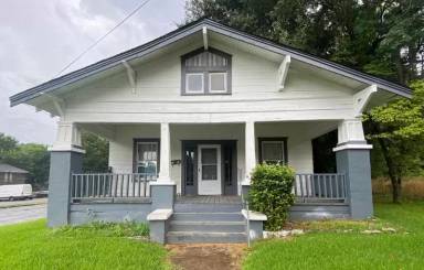 Main picture of 2320 Eufaula Ave