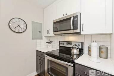 Main picture of 5536 N Sheridan Rd