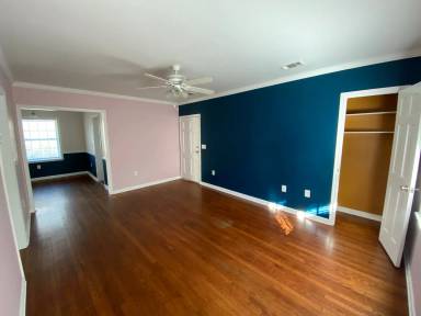 Main picture of 1226 E Victory Dr