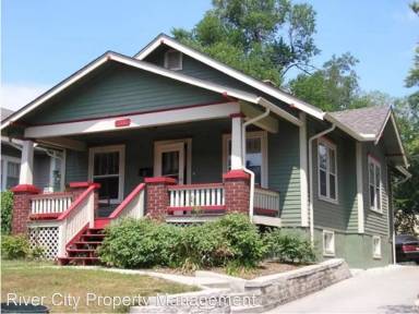 Main picture of 116 W 15th St