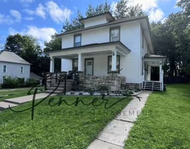 Main picture of 133 S Lincoln St