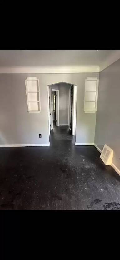 Main picture of 8266 Warwick St