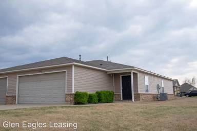 Main picture of 5800 N 34th St