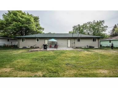 Main picture of 3901 9th Ln