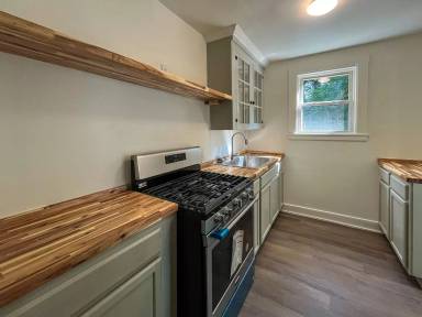 Main picture of 128 Maywood Ln