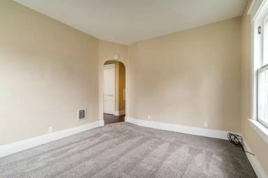 Main picture of 206 Saranac Ave